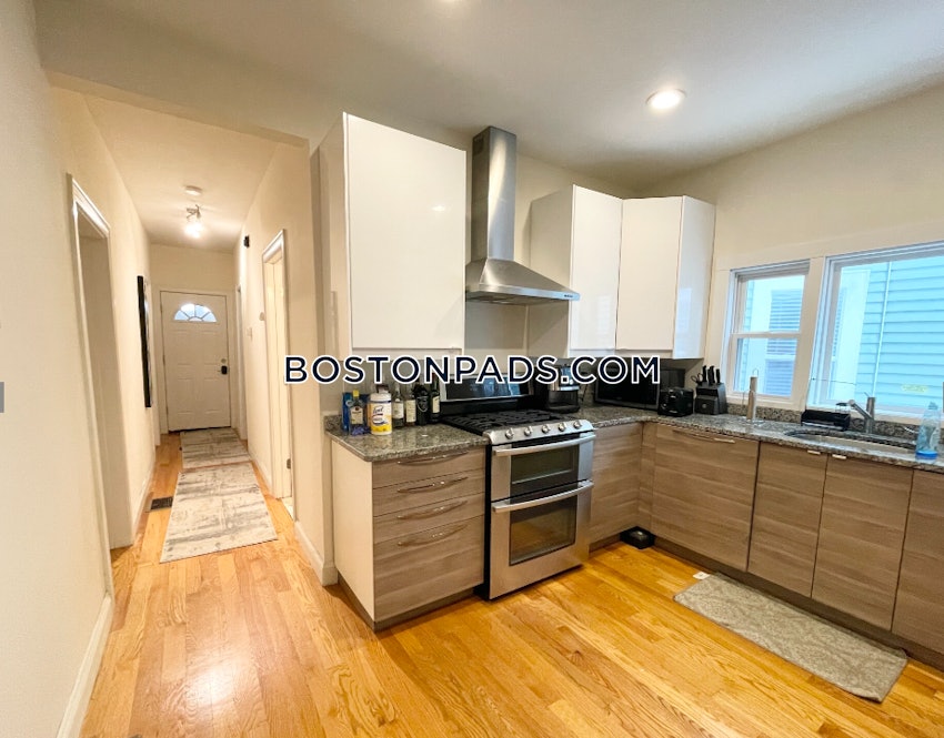 BOSTON - DORCHESTER/SOUTH BOSTON BORDER - 3 Beds, 1 Bath - Image 4