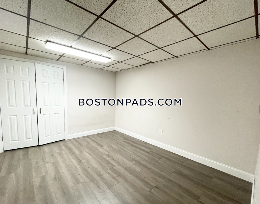 BOSTON - DORCHESTER/SOUTH BOSTON BORDER - 6 Beds, 2 Baths - Image 25