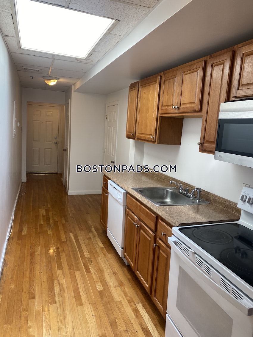 MEDFORD - MEDFORD SQUARE - Studio , 1 Bath - Image 4