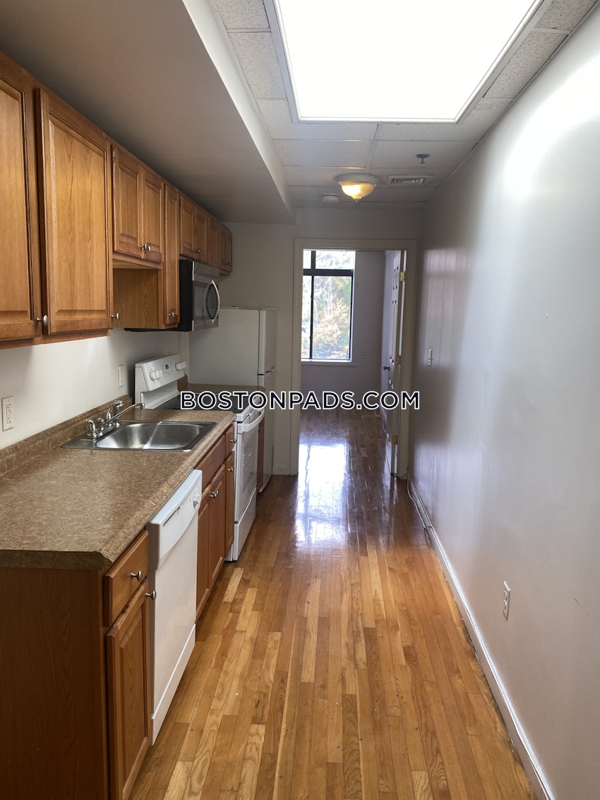 MEDFORD - MEDFORD SQUARE - Studio , 1 Bath - Image 6