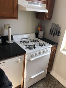 Allston Nice Studio 1 Bath on Commonwealth  Boston - $2,350