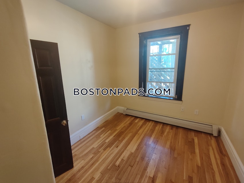 BOSTON - ROXBURY - 4 Beds, 1 Bath - Image 11