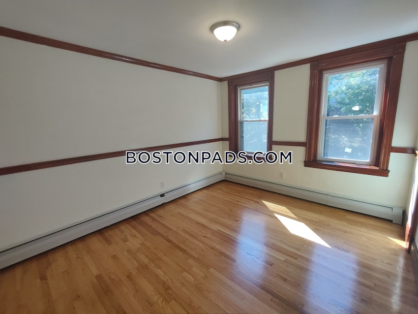 BOSTON - ROXBURY - 4 Beds, 1 Bath - Image 9