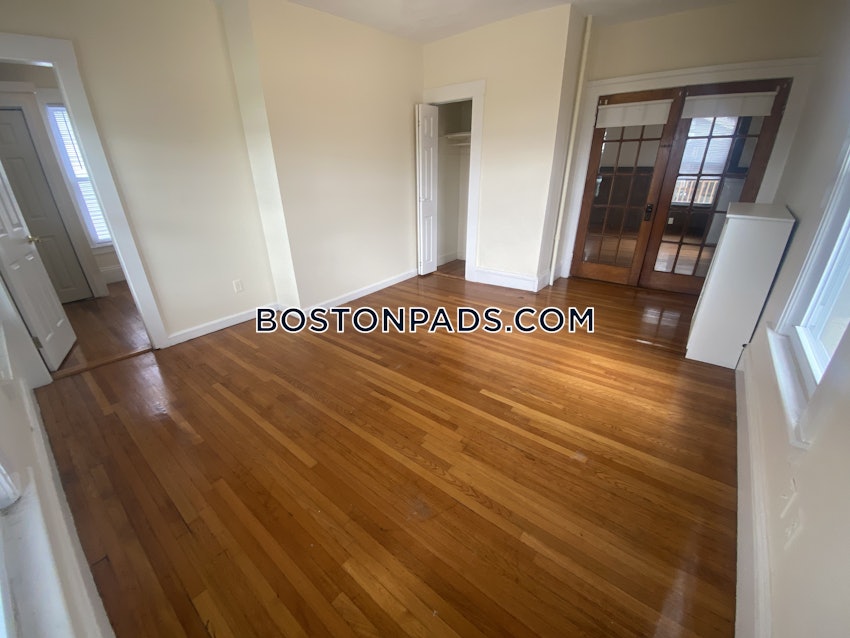 SOMERVILLE - WINTER HILL - 3 Beds, 1 Bath - Image 1