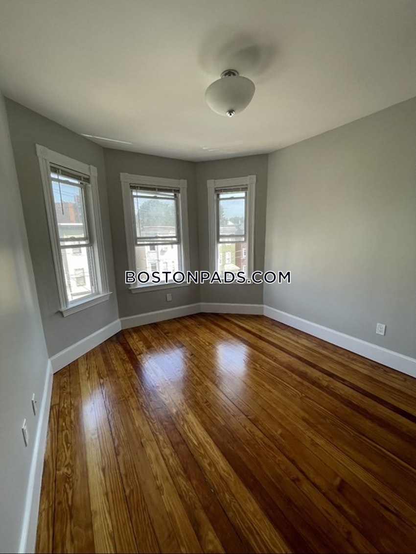 BOSTON - DORCHESTER - UPHAMS CORNER - 3 Beds, 2 Baths - Image 4