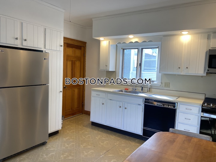 somerville-5-beds-2-baths-tufts-8200-4115265 