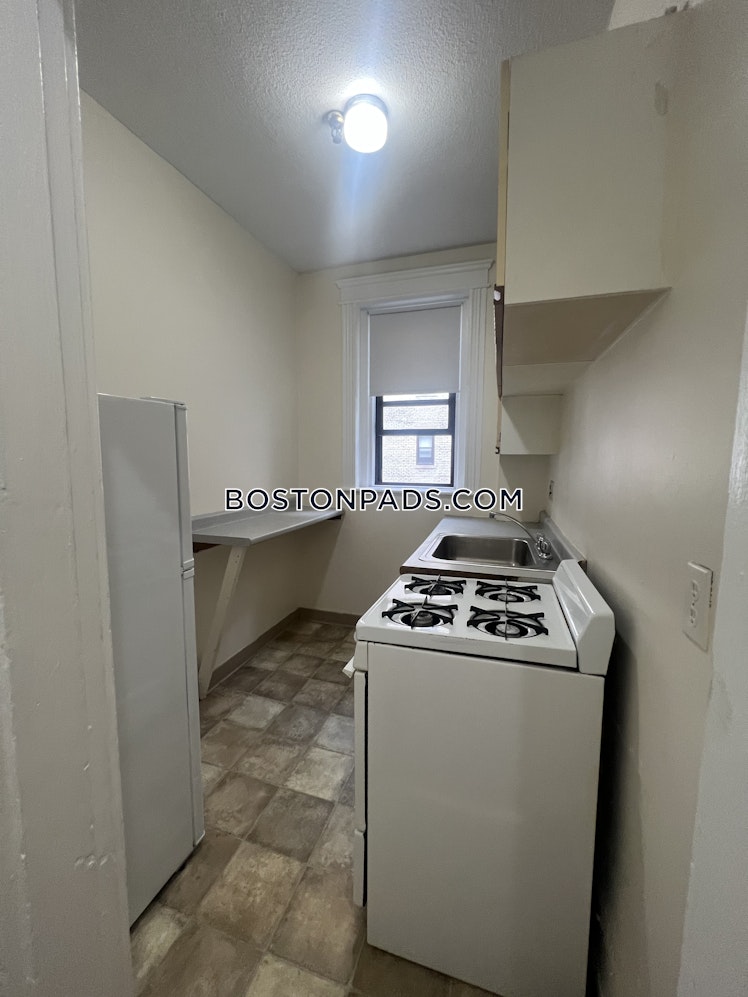 Commonwealth Ave., Brookline