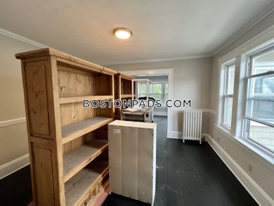 Somerville 5 Beds 2 Baths  Tufts - $6,750 No Fee