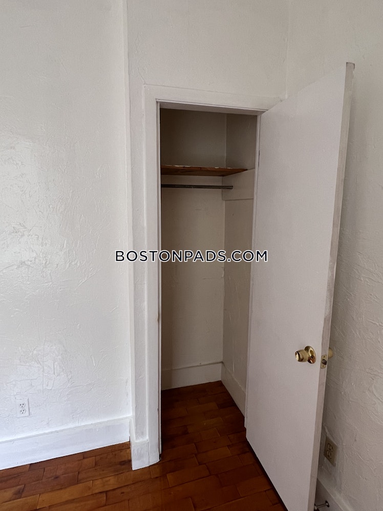 Adella Place, Boston