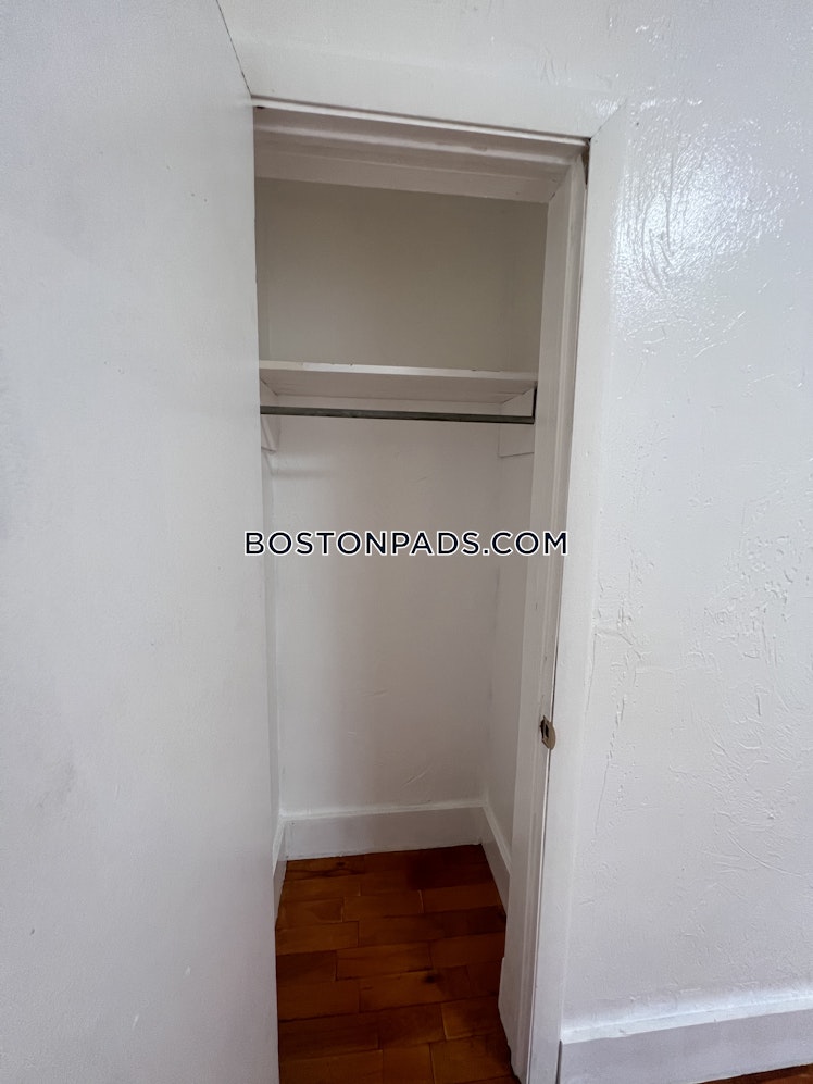 Adella Place, Boston