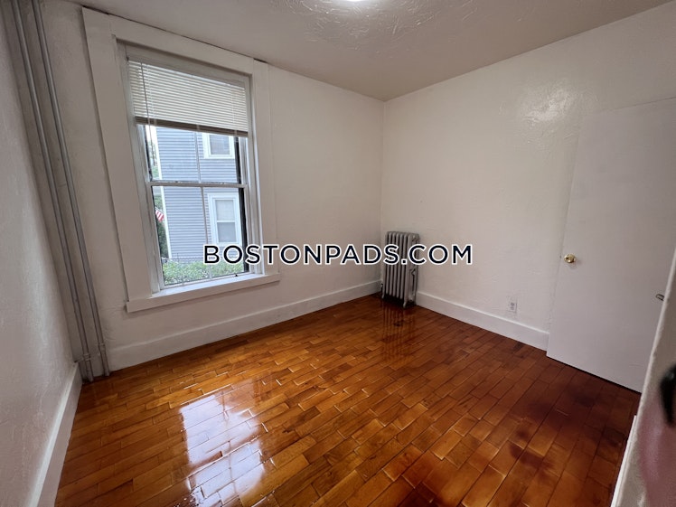 Adella Place, Boston