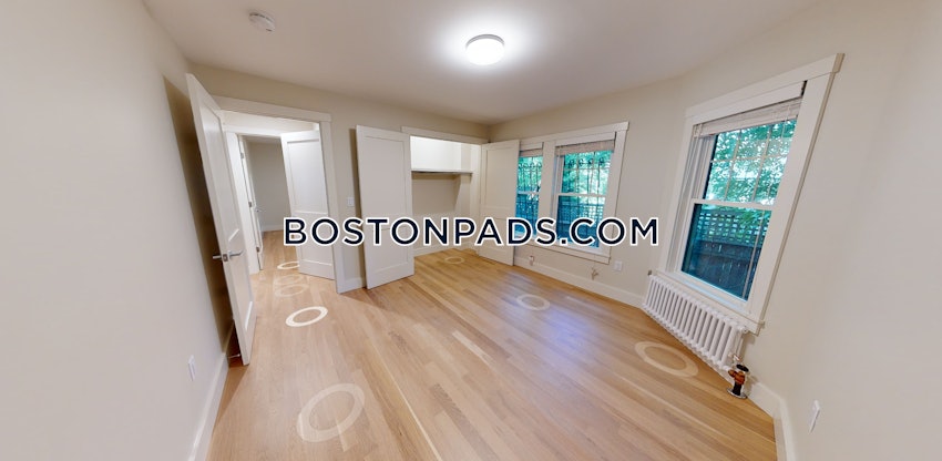 CAMBRIDGE - HARVARD SQUARE - 2 Beds, 1 Bath - Image 4