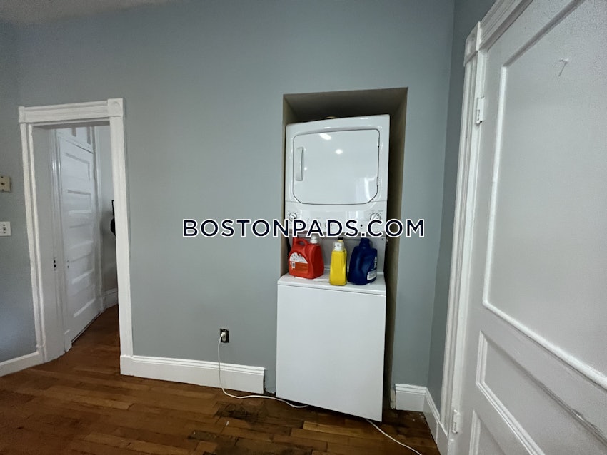BOSTON - MISSION HILL - 5 Beds, 2 Baths - Image 5