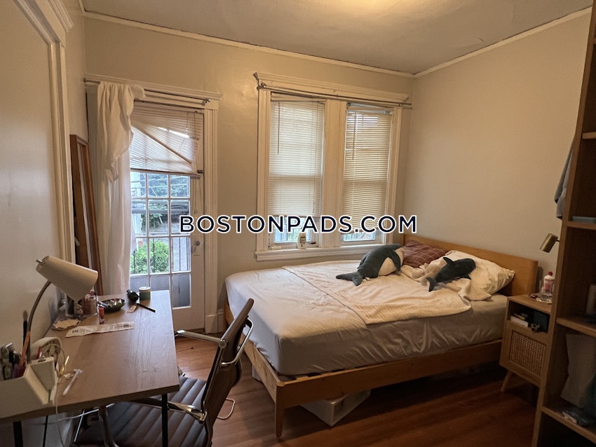 SOMERVILLE - TUFTS - 4 Beds, 1 Bath - Image 17