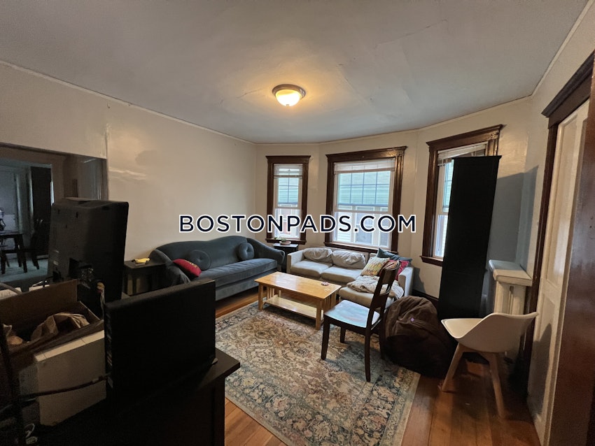 SOMERVILLE - TUFTS - 4 Beds, 1 Bath - Image 7