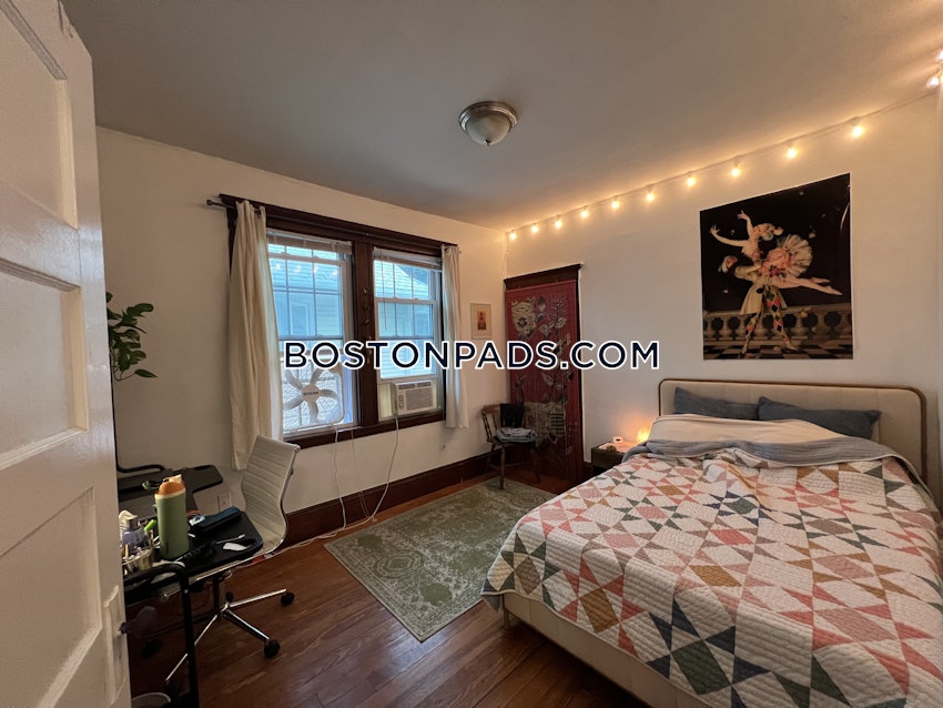 SOMERVILLE - TUFTS - 4 Beds, 1 Bath - Image 22