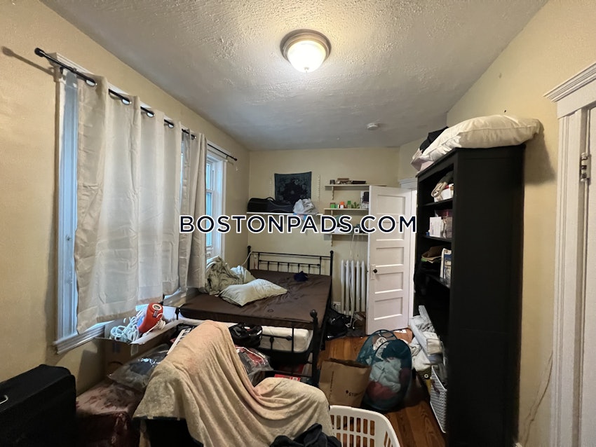 SOMERVILLE - TUFTS - 4 Beds, 1 Bath - Image 24