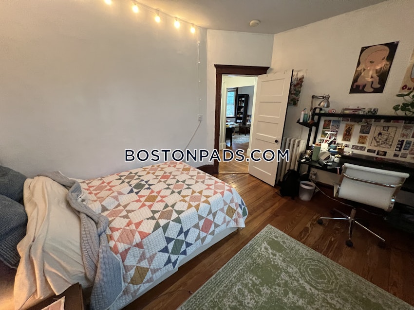 SOMERVILLE - TUFTS - 4 Beds, 1 Bath - Image 25