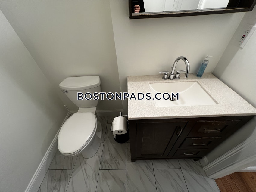 BOSTON - FORT HILL - 4 Beds, 1.5 Baths - Image 55