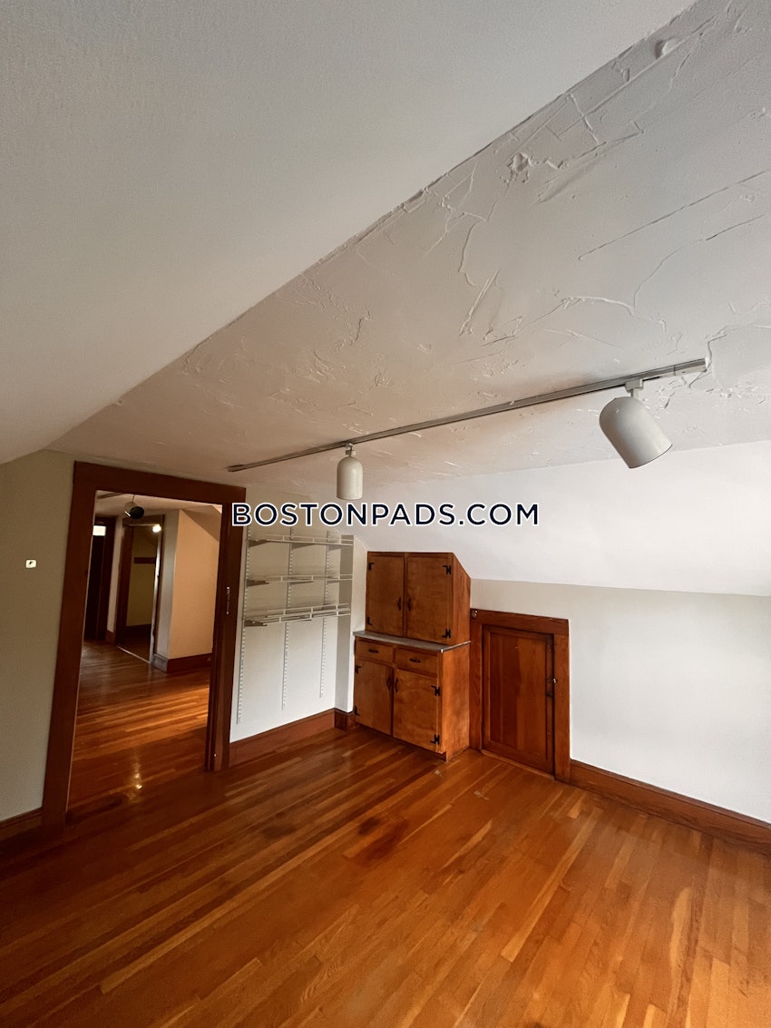 BOSTON - DORCHESTER - ASHMONT - 4 Beds, 2 Baths - Image 8