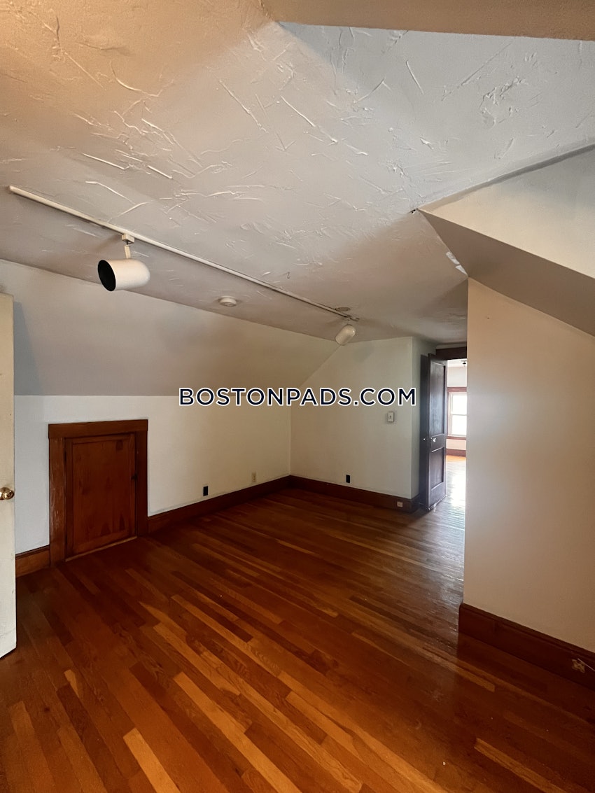 BOSTON - DORCHESTER - ASHMONT - 4 Beds, 2 Baths - Image 10