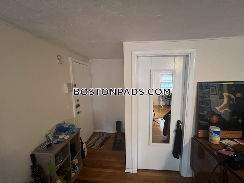 BOSTON - BAY VILLAGE - 1 Bed, 1 Bath - Image 9