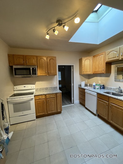 Allston 2 Beds 1 Bath Boston - $2,700