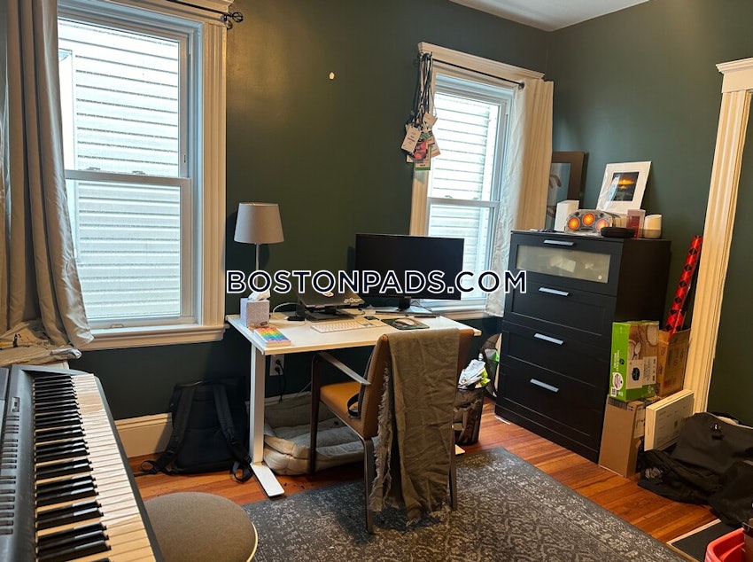 BOSTON - DORCHESTER - SAVIN HILL - 4 Beds, 1 Bath - Image 2