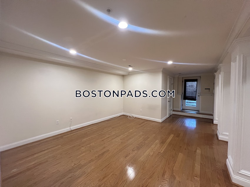 BROOKLINE - BEACONSFIELD - 2 Beds, 2 Baths - Image 1