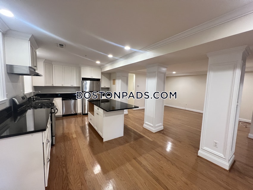 BROOKLINE - BEACONSFIELD - 2 Beds, 2 Baths - Image 6