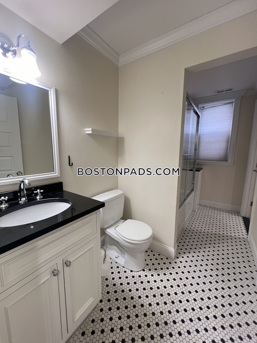 BROOKLINE - BEACONSFIELD - 2 Beds, 2 Baths - Image 8