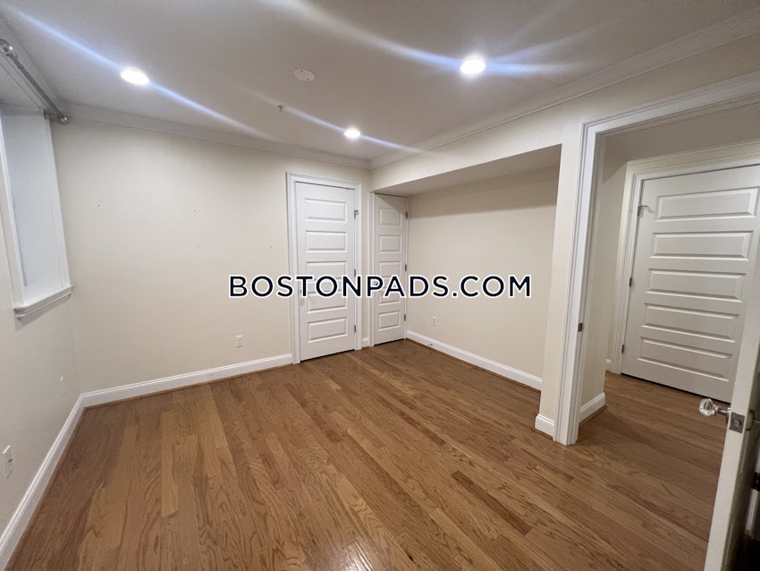 BROOKLINE - BEACONSFIELD - 2 Beds, 2 Baths - Image 10