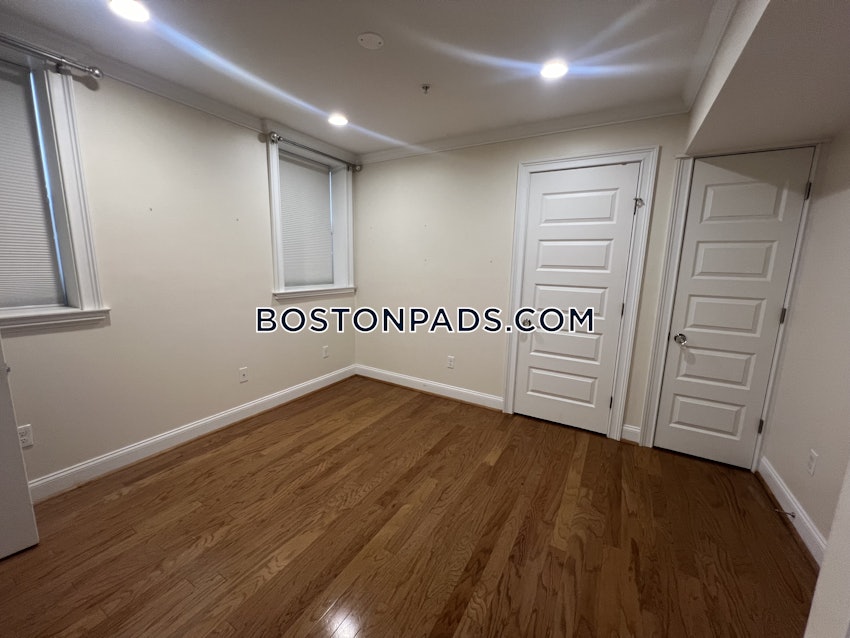 BROOKLINE - BEACONSFIELD - 2 Beds, 2 Baths - Image 11