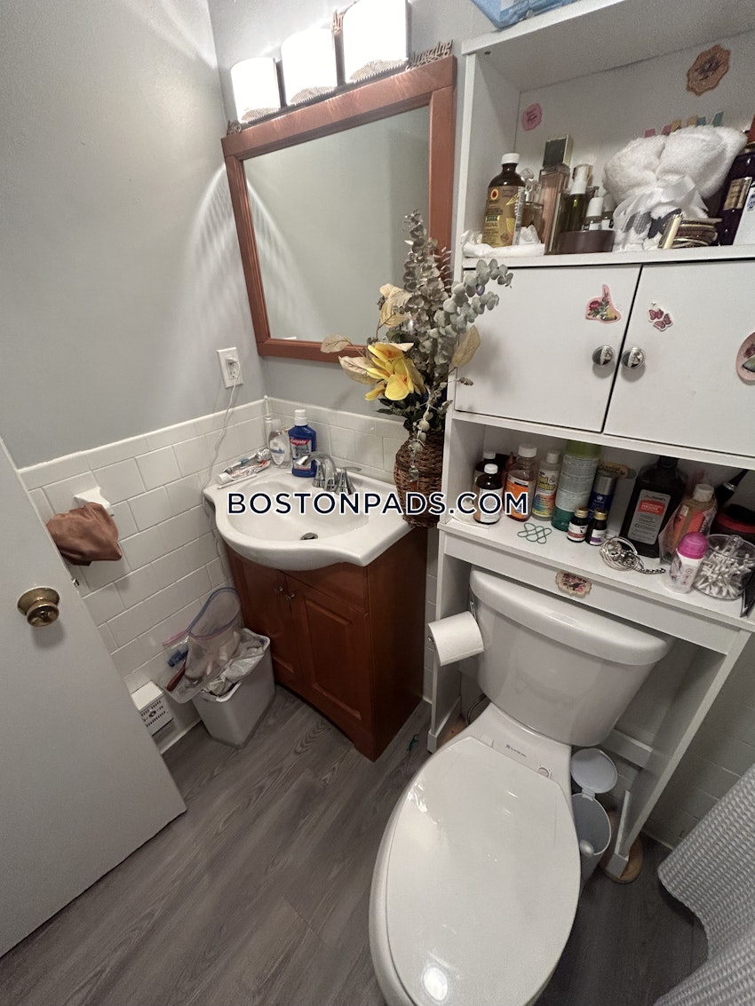 BOSTON - WEST ROXBURY - 2 Beds, 2 Baths - Image 7