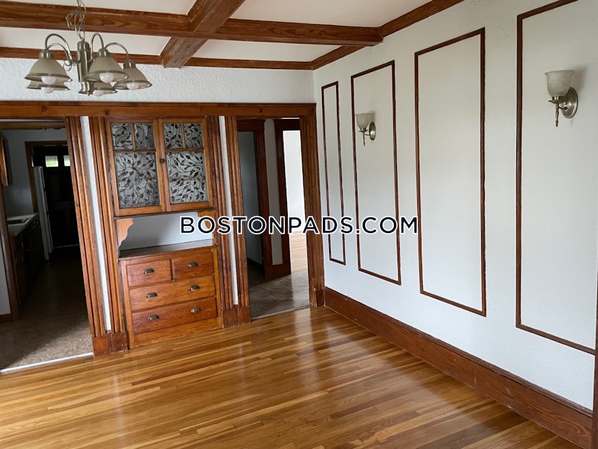 MEDFORD - TUFTS - 3 Beds, 1 Bath - Image 6