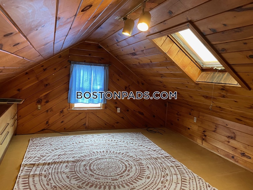 MEDFORD - TUFTS - 3 Beds, 1 Bath - Image 4