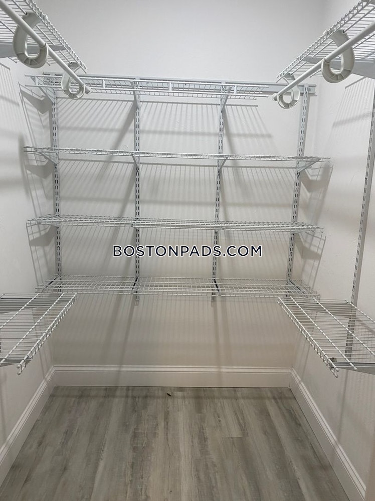 North Main St., Fall River