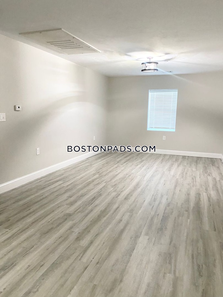 North Main St., Fall River