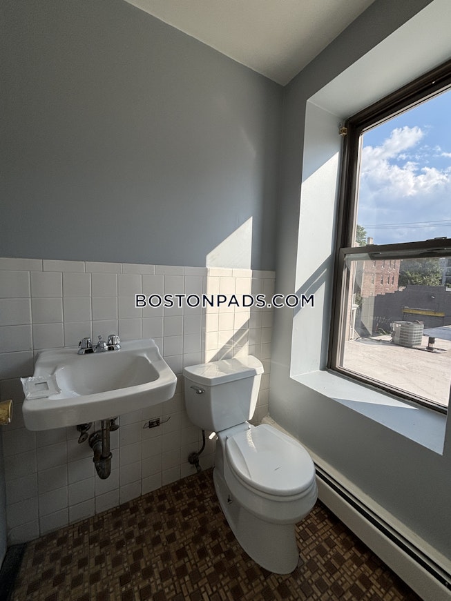 Boston - $3,900+ /mo