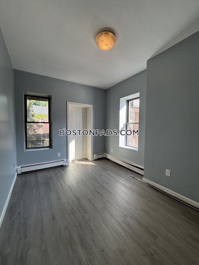 Boston - $3,900+ /mo