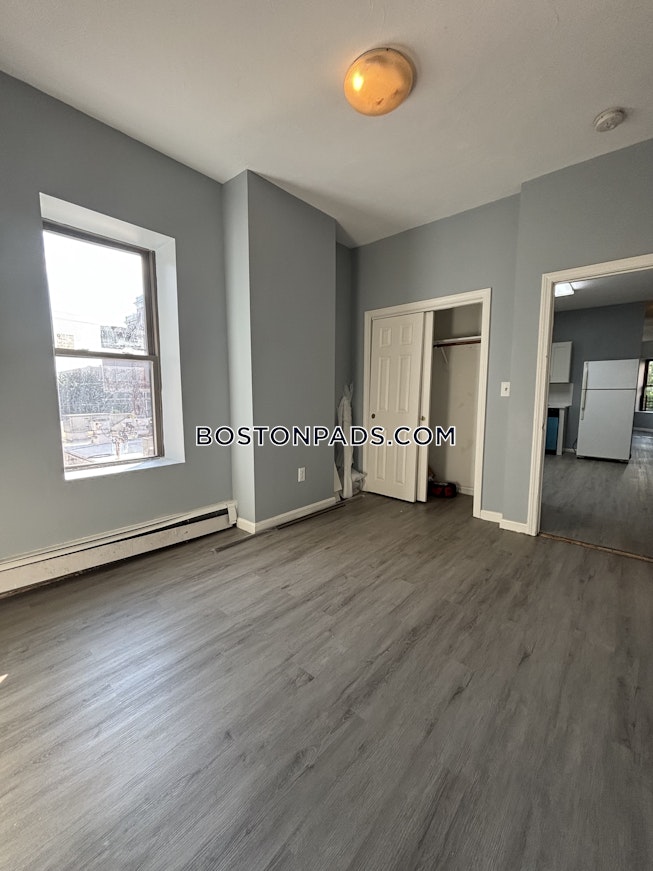 Boston - $3,900+ /mo