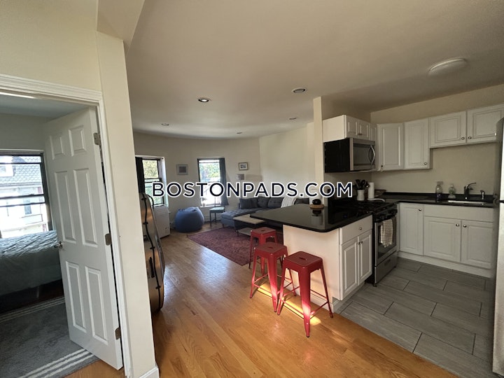 roxbury-3-beds-1-bath-boston-2800-8029787 