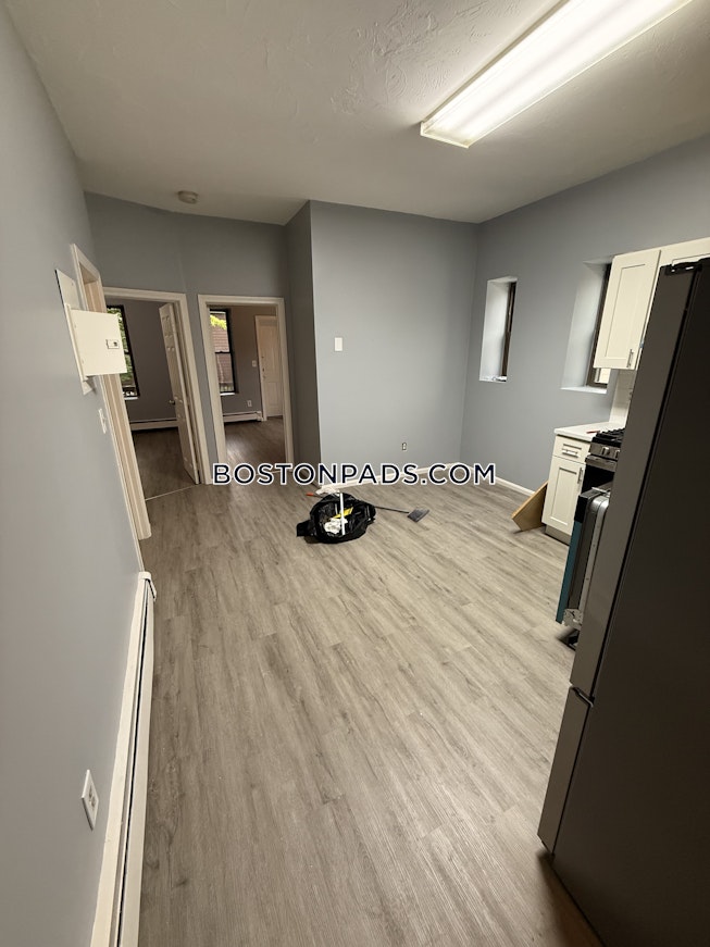 Boston - $3,900+ /mo