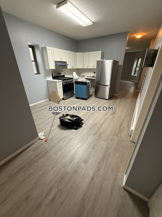 Boston - $3,900+ /mo