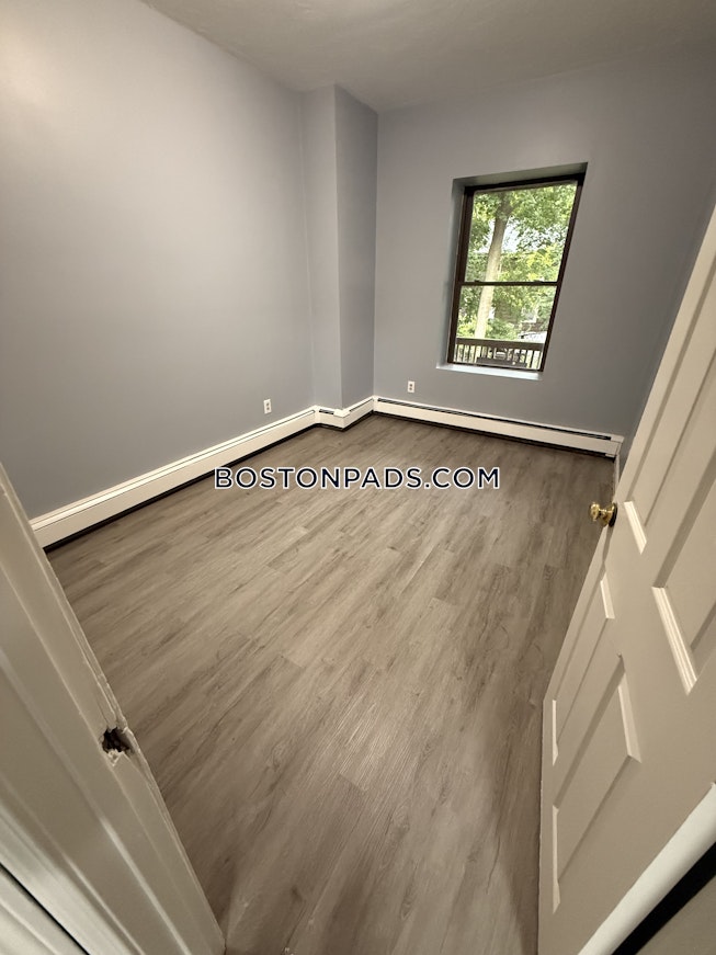 Boston - $3,900+ /mo