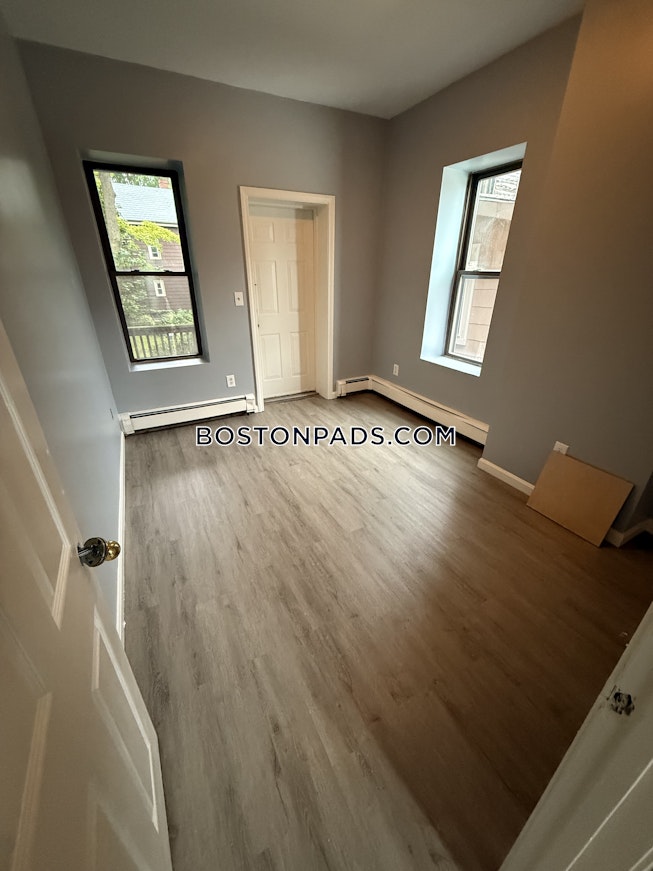 Boston - $3,900+ /mo