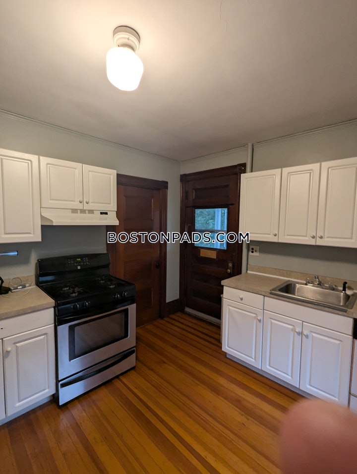roslindale-2-beds-1-bath-boston-2450-6123634 