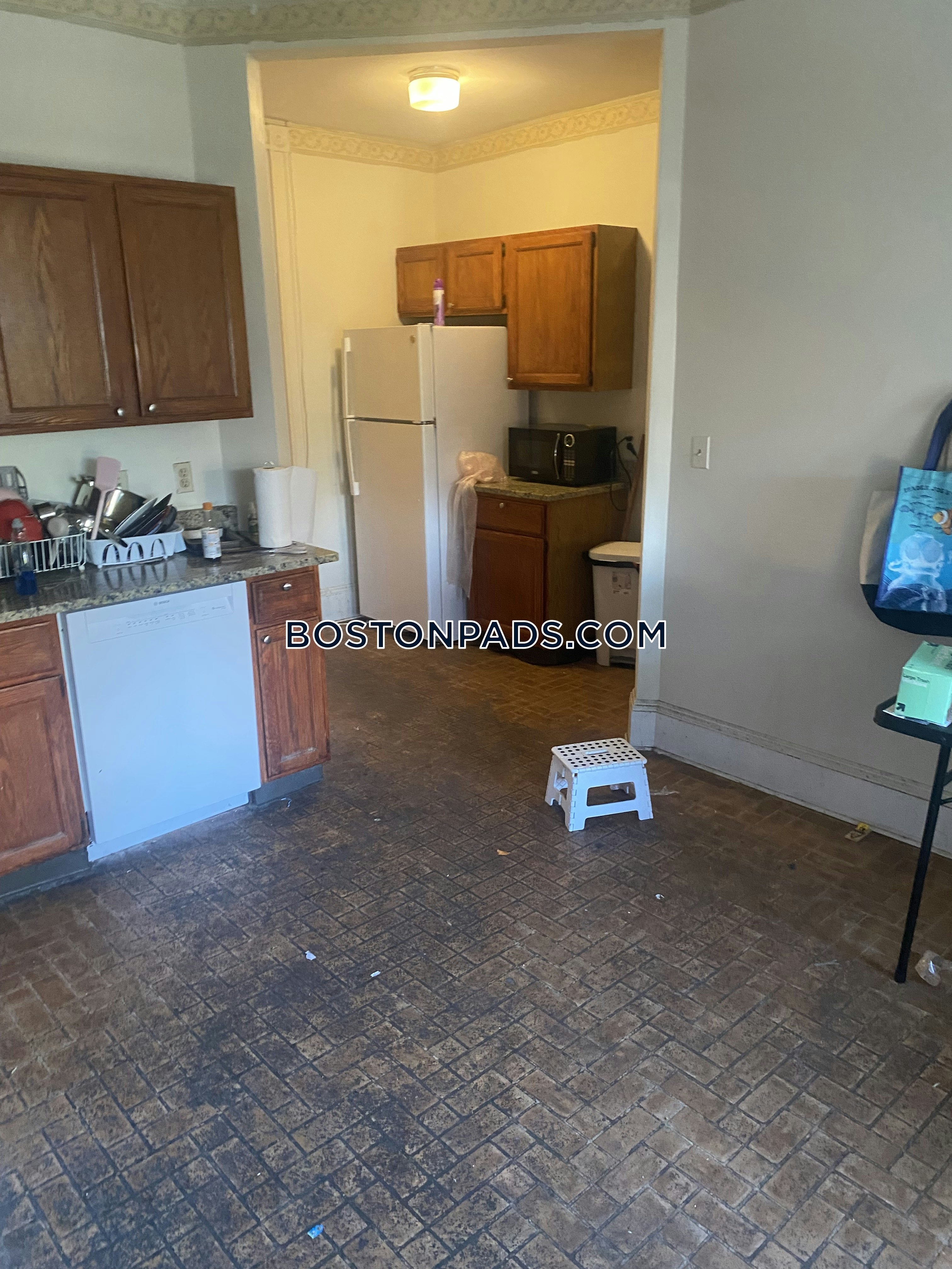 Boston - 4 Beds, 1 Baths