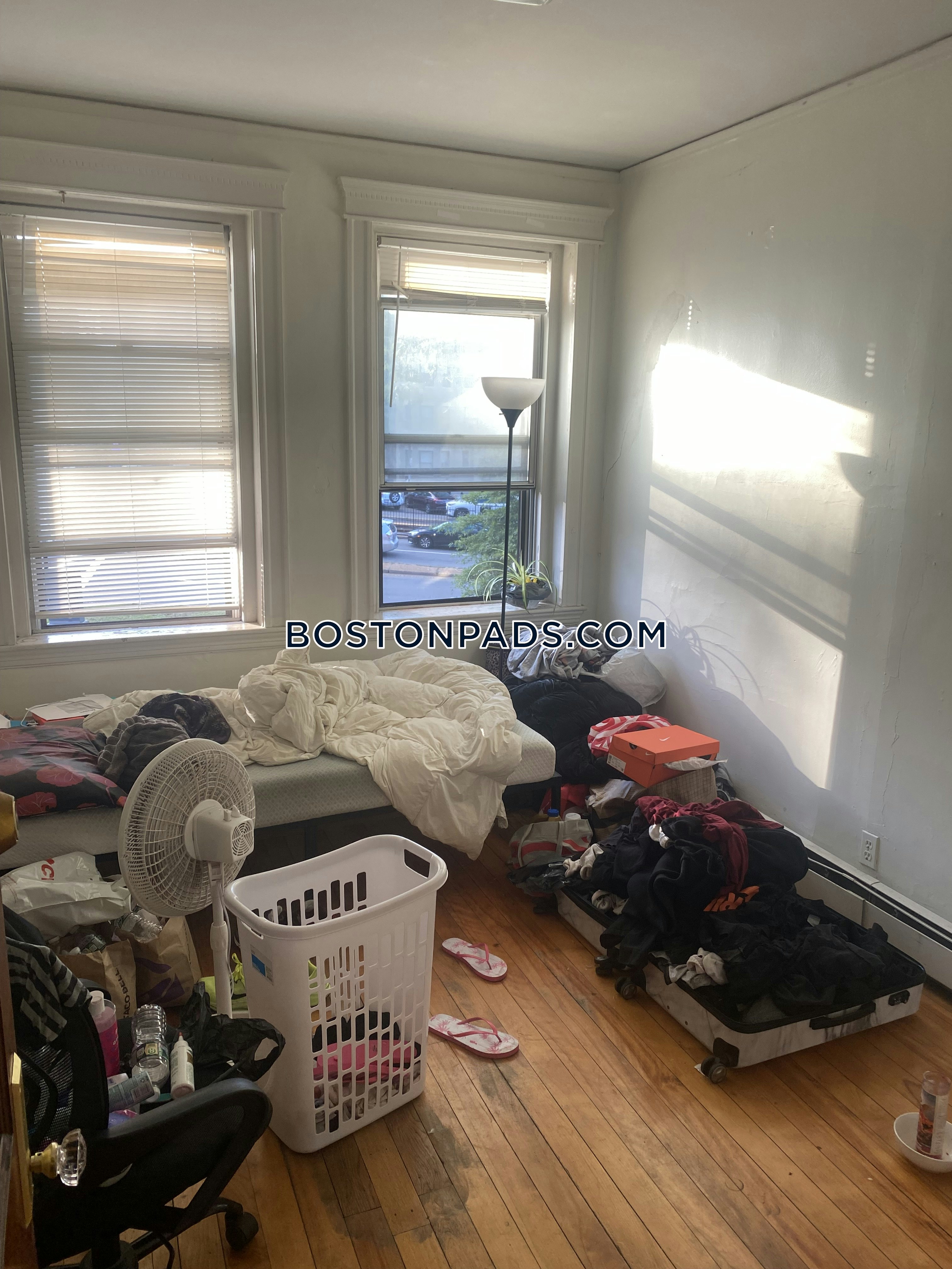 Boston - 4 Beds, 1 Baths