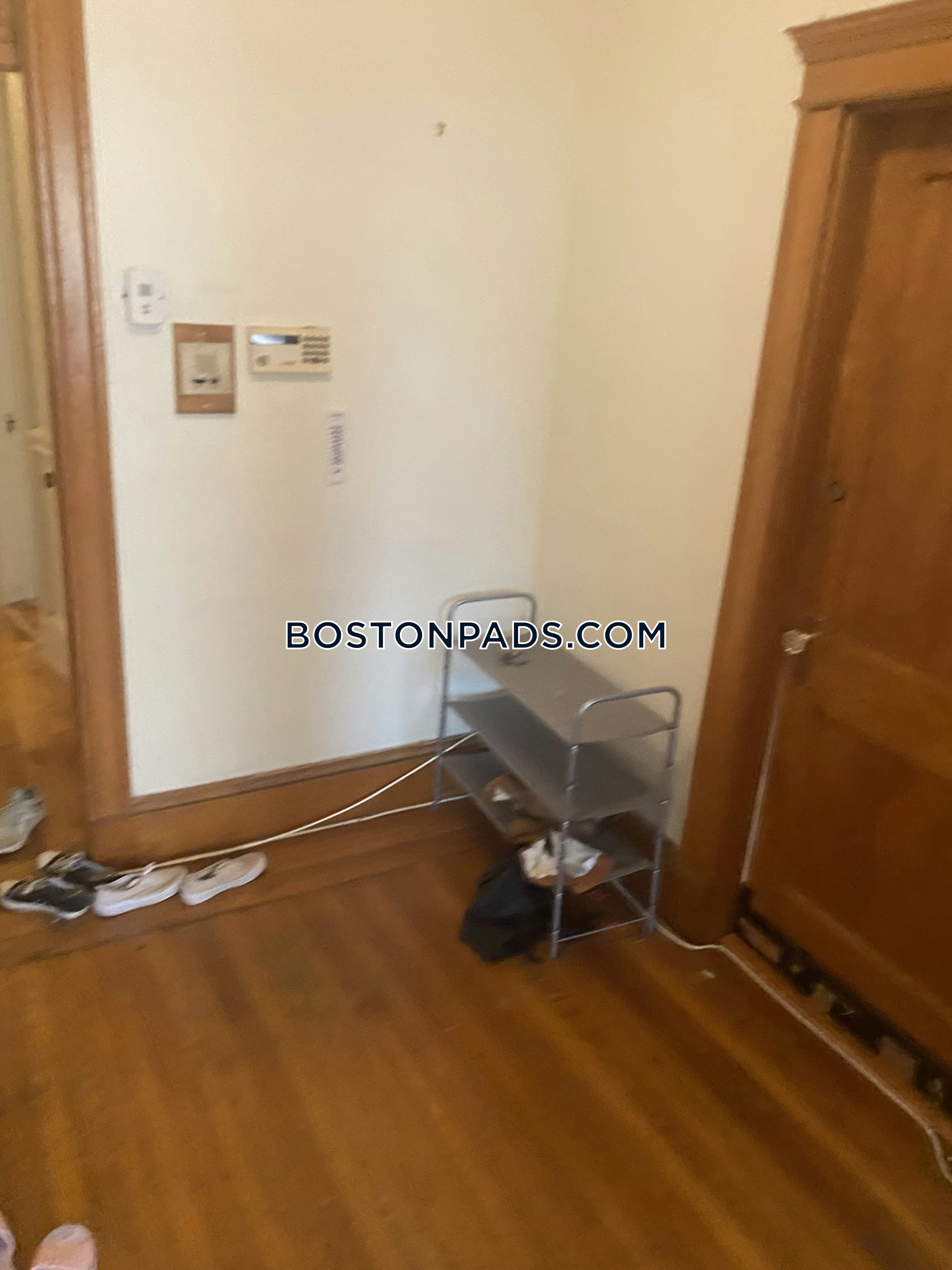 Boston - 4 Beds, 1 Baths